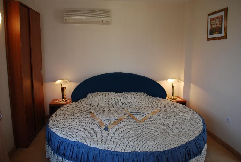 Italia Hotel เนเซบาร์ ภายนอก รูปภาพ