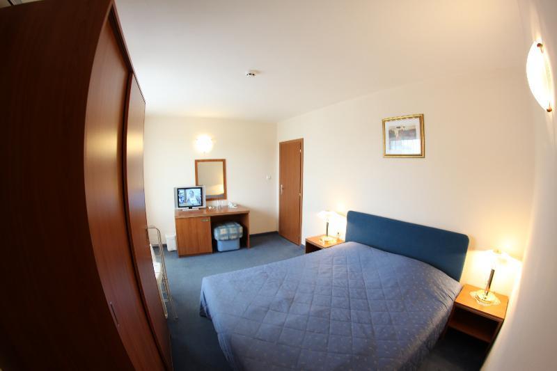 Italia Hotel เนเซบาร์ ภายนอก รูปภาพ