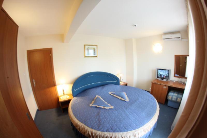 Italia Hotel เนเซบาร์ ห้อง รูปภาพ