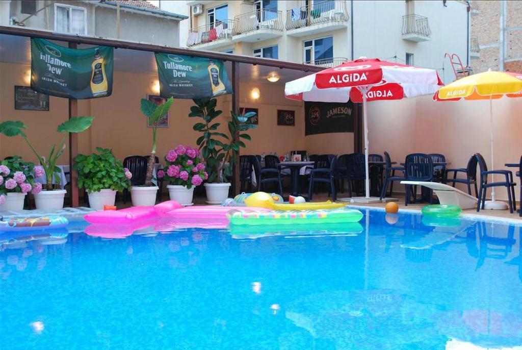 Italia Hotel เนเซบาร์ ภายนอก รูปภาพ